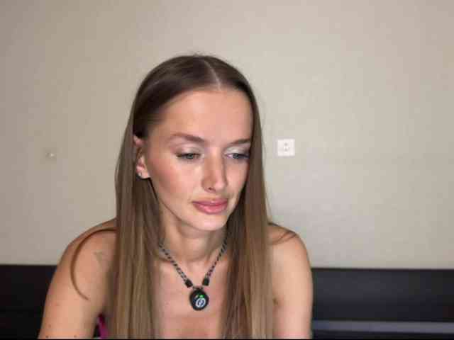 Fantasy_Moonlight webcam