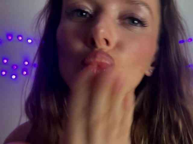 Fantasy_Moonlight webcam