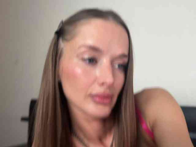 Fantasy_Moonlight webcam