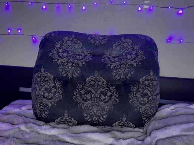 Fantasy_Moonlight webcam