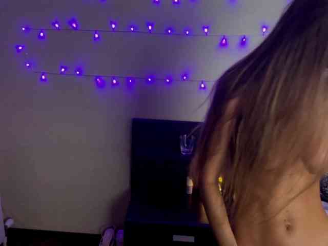 Fantasy_Moonlight webcam