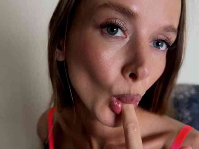 Fantasy_Moonlight webcam