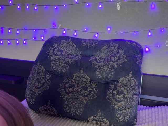 Fantasy_Moonlight webcam