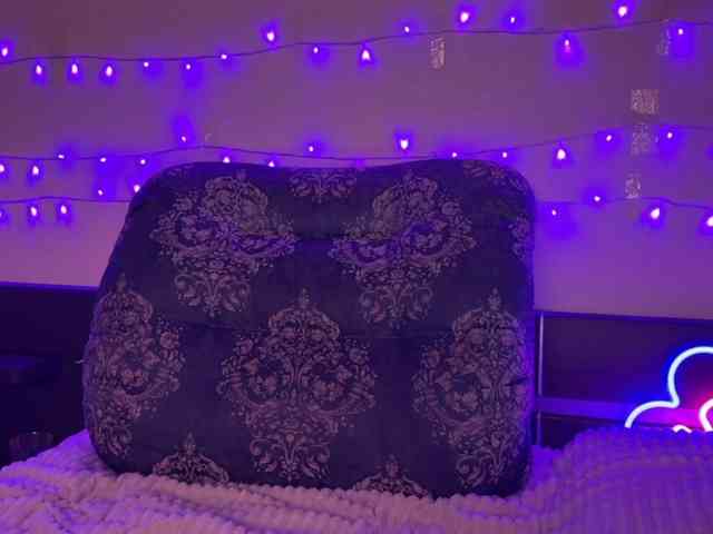 Fantasy_Moonlight webcam