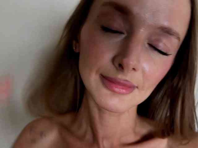 Fantasy_Moonlight webcam