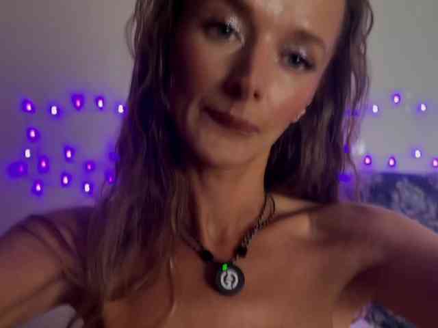 Fantasy_Moonlight webcam