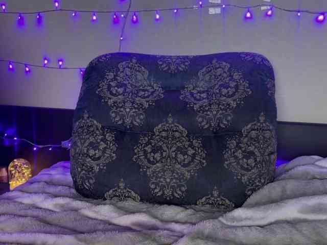 Fantasy_Moonlight webcam