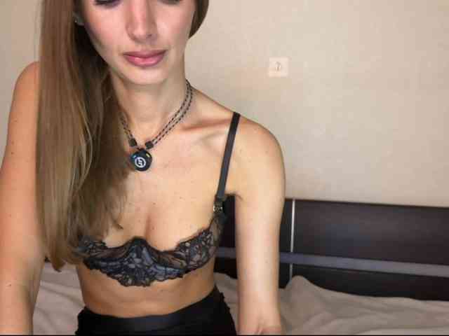 Fantasy_Moonlight webcam