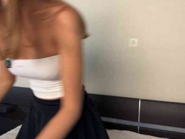 Fantasy_Moonlight webcam