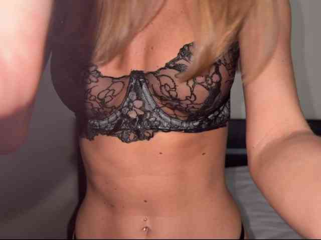 Fantasy_Moonlight webcam