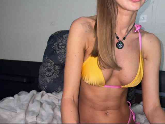 Fantasy_Moonlight webcam