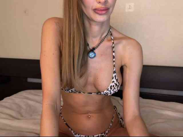 Fantasy_Moonlight webcam