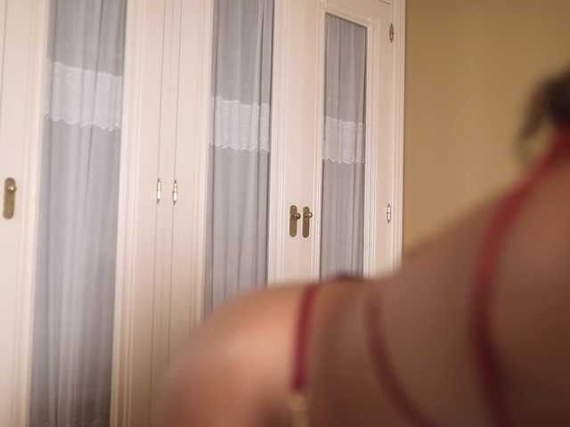 suzysuz's BongaCams show and profile