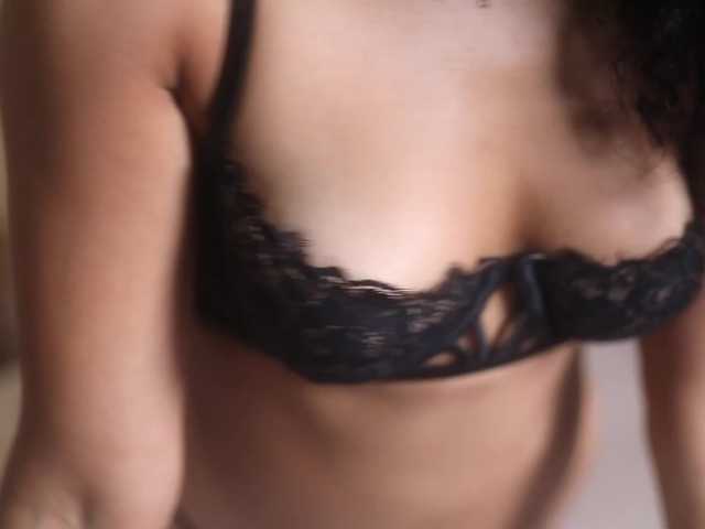 suzysuz's BongaCams show and profile