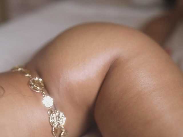 suzysuz's BongaCams show and profile