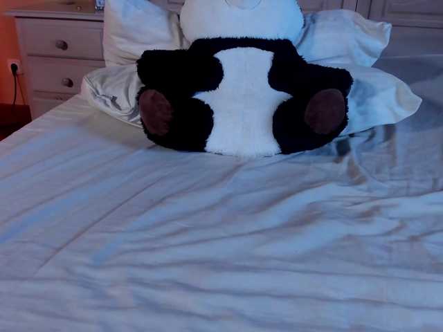 suzysuz's BongaCams show and profile