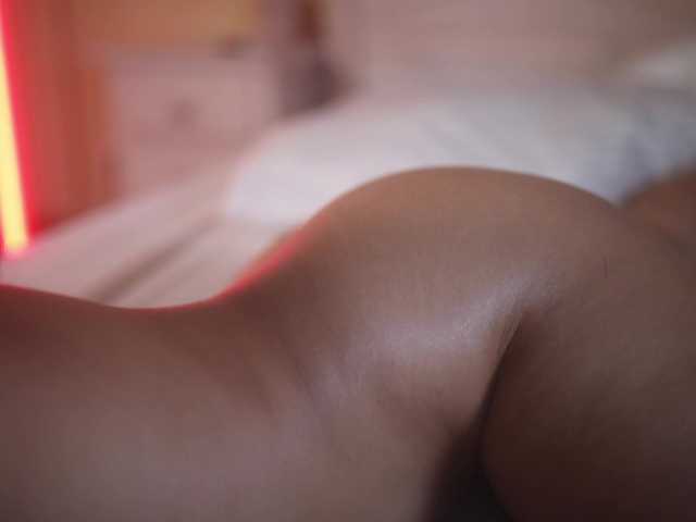 suzysuz's BongaCams show and profile