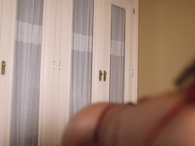 suzysuz's BongaCams show and profile