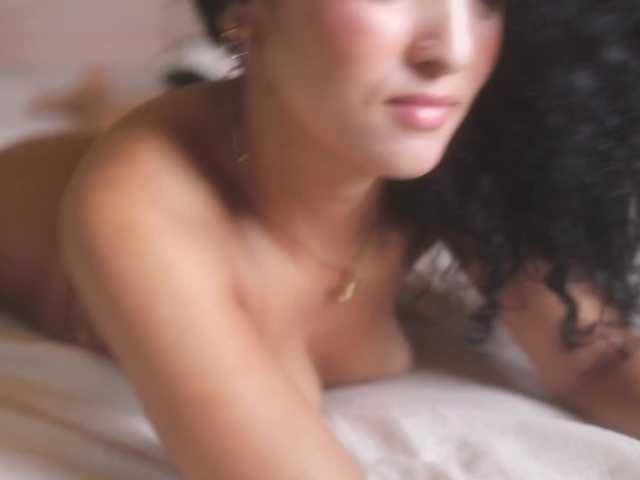 suzysuz's BongaCams show and profile