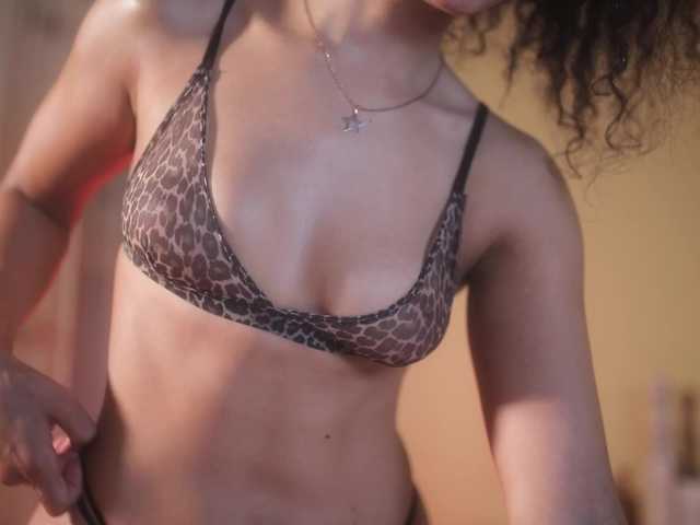 suzysuz's BongaCams show and profile