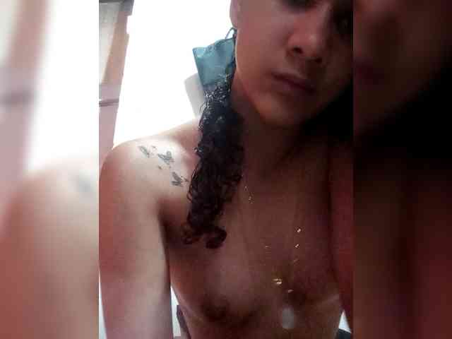 MedusaFoxx webcam