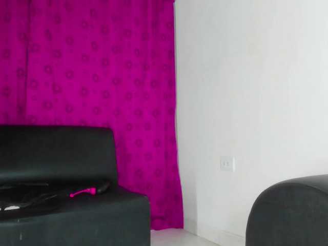 AmazingGroupHot69's BongaCams show and profile