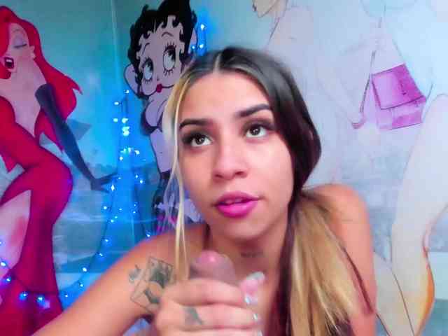 AmazingGroupHot69 webcam