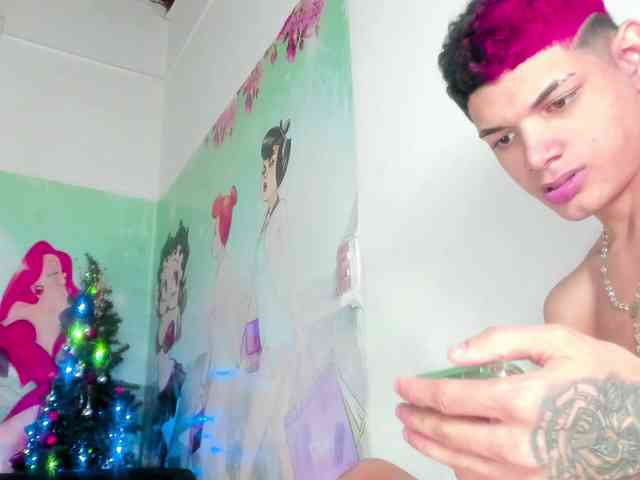 AmazingGroupHot69 webcam