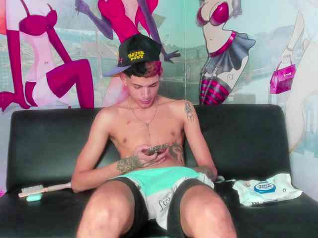 AmazingGroupHot69 webcam