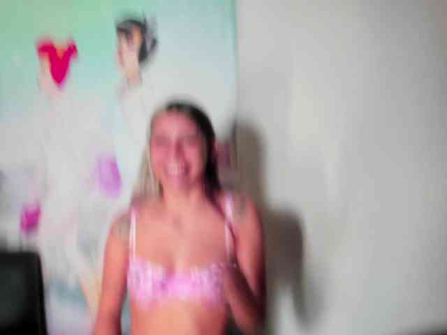 AmazingGroupHot69 webcam