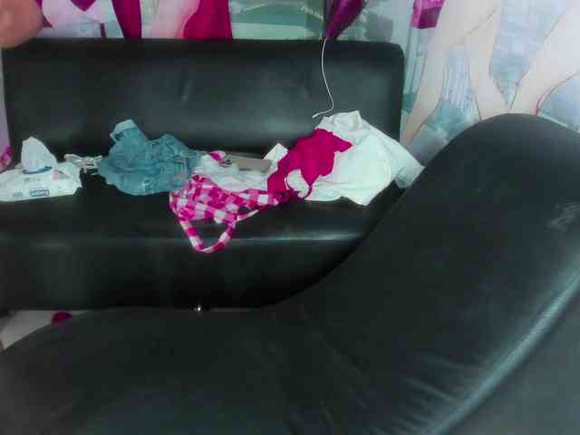 AmazingGroupHot69 webcam