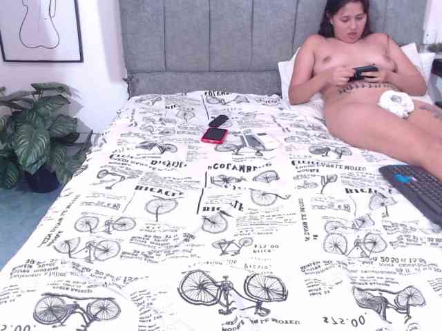 SophieAndAlix Live Webcam on BongaCams