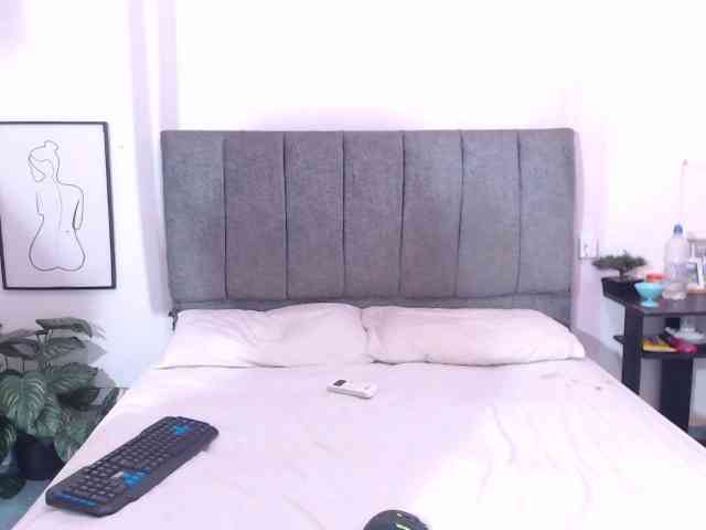 SophieAndAlix webcam