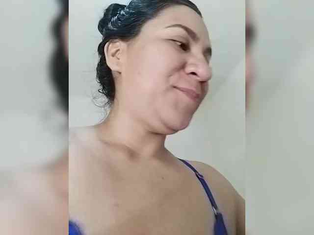 LuanaFranccesca webcam
