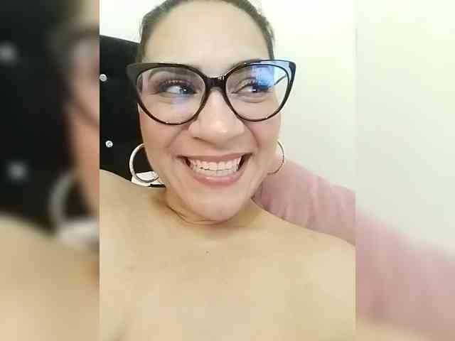 LuanaFranccesca webcam