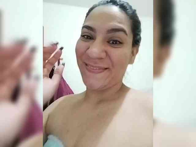 LuanaFranccesca webcam