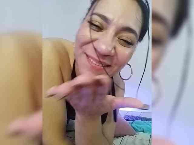 LuanaFranccesca webcam