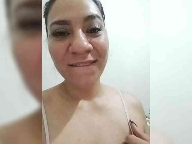 LuanaFranccesca webcam