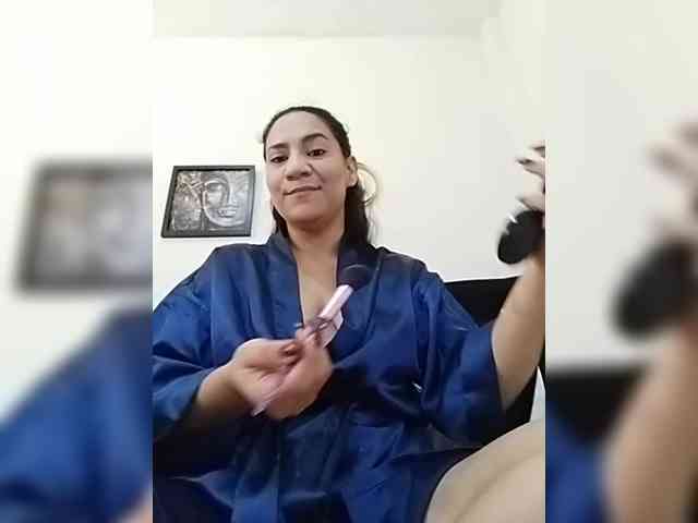 LuanaFranccesca webcam