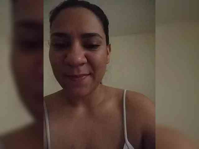 LuanaFranccesca webcam