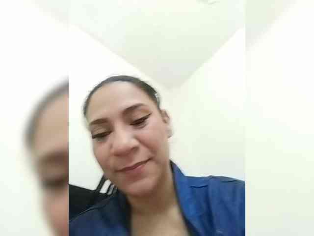 LuanaFranccesca webcam