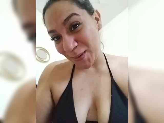 LuanaFranccesca webcam