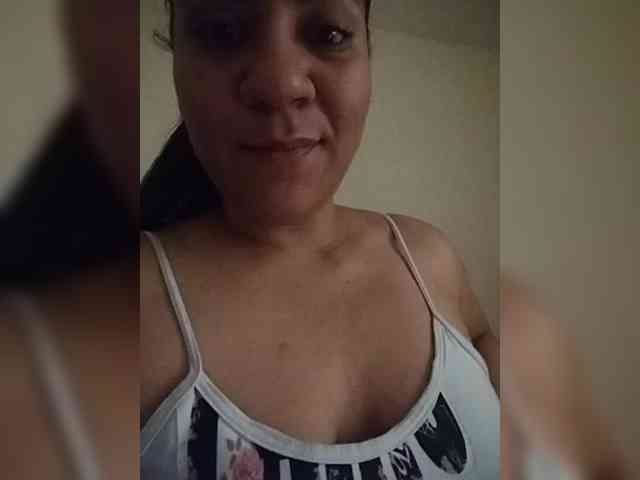 LuanaFranccesca webcam