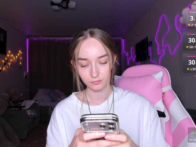 le modèle Polikinesis est en webcam porno dans un show sur le site bongacams, il possède les tags suivants: White/Caucasian,Blonde,Shaved