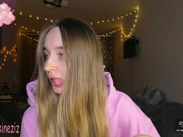 Polikinesis's BongaCams show and profile