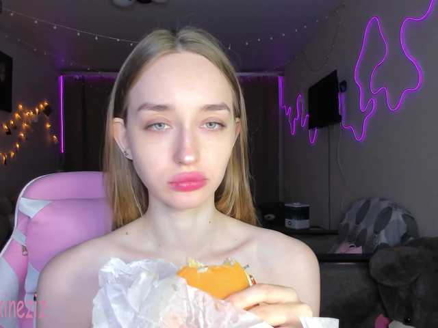 Polikinesis's BongaCams show and profile