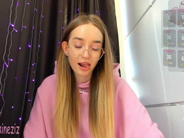 Polikinesis's BongaCams show and profile