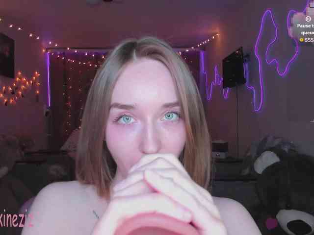 Polikinesis Live Webcam on BongaCams