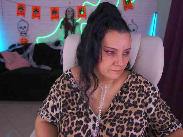 ValeryRosseee bongacams