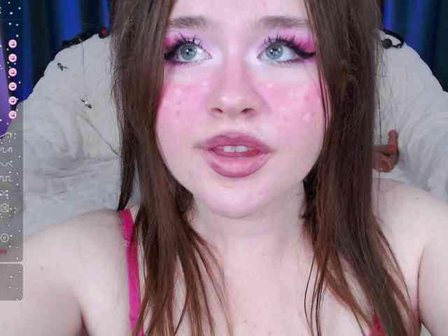 Charming--huntress webcam